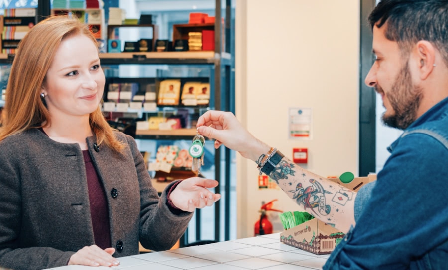 Airbnb Key Exchange KeyNest UK